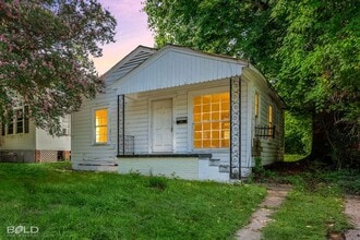 Building Photo - 3325 Judson St