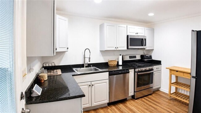 Foto del edificio - 2494 Baker Rd NW