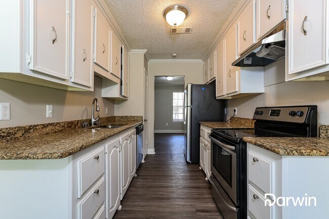 Building Photo - 721 Green Forest Rd