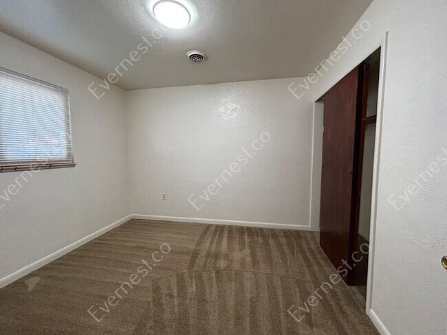 Foto del edificio - 906.5 Carlisle St
