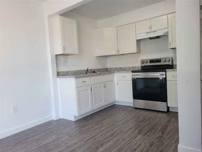 Foto del edificio - 7823 Detroit St