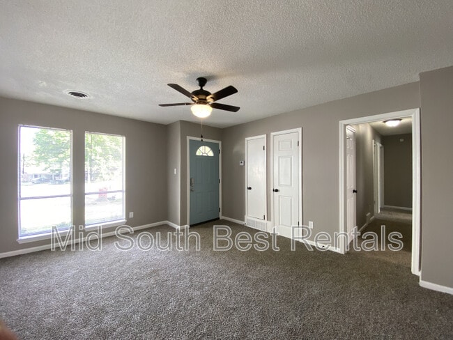 Building Photo - 5008 Greenbranch Cove