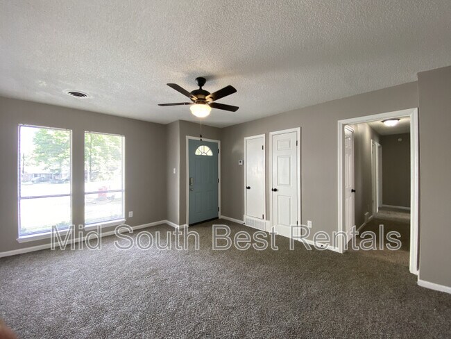 Foto del edificio - 5008 Greenbranch Cove