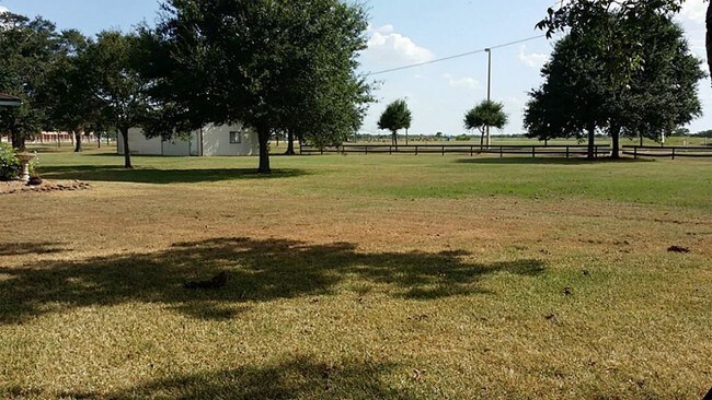 Foto del edificio - 1810 Eagle Lake Rd