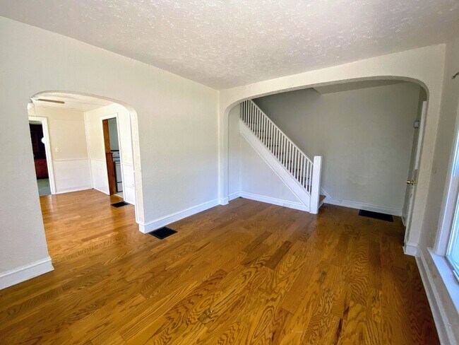 Foto del edificio - 1301 North- Creston neighborhood- Water Included