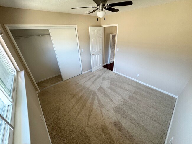 Building Photo - Upgraded 2 bed 1 bath Condo in Mountain View.