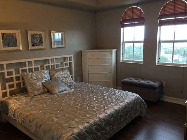 Primary Bedroom - 101 Sidonia Ave