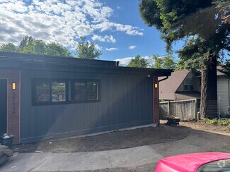 Building Photo - 2112 Sunset Dr W