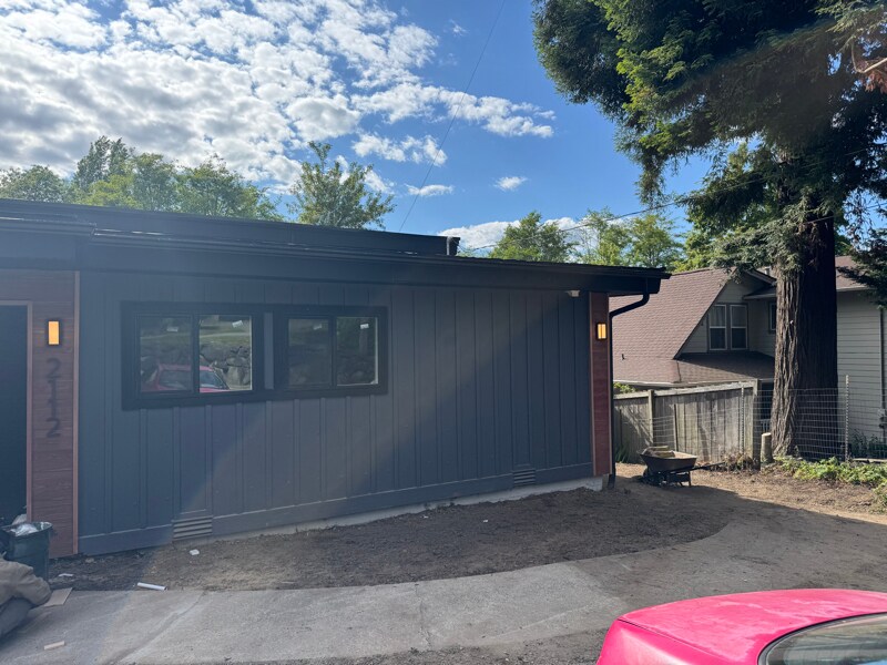 Foto principal - 2112 Sunset Dr W
