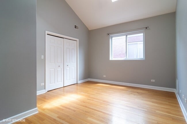Foto del edificio - 515 S Western Ave