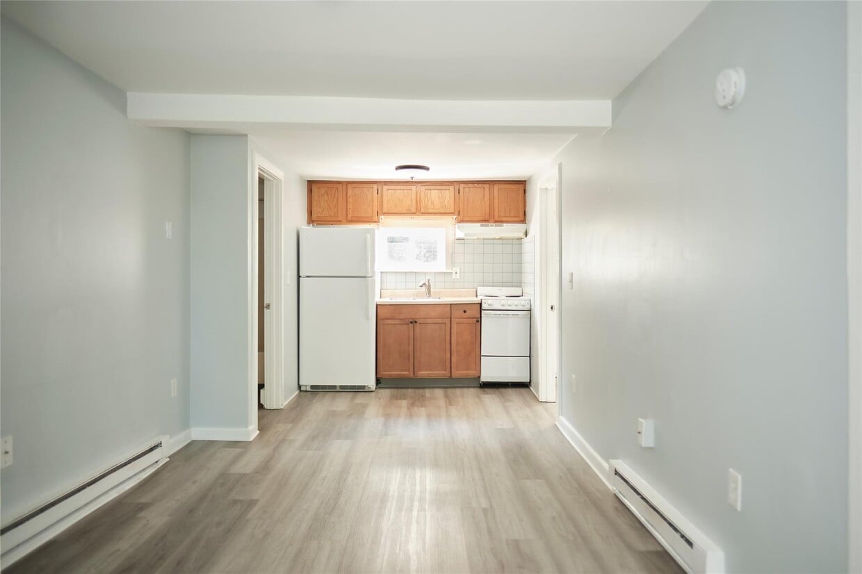 Foto principal - 73 E Main St