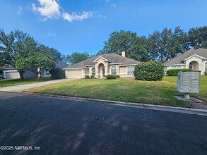 Building Photo - 1708 Dartmoor Ln