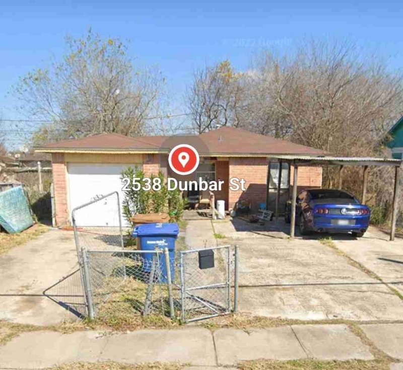 Foto principal - 2538 Dunbar St