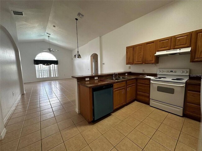 Building Photo - 4795 Cumbrian Lakes Dr