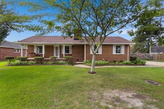 Building Photo - 512 Winwood Dr