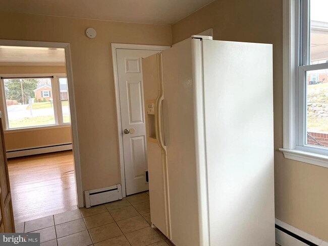 Building Photo - 110 N Colonial Dr