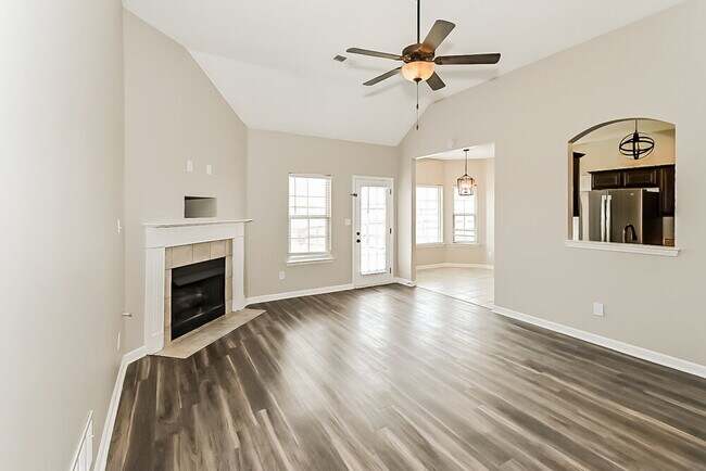 Building Photo - 5775 Bedford Loop W