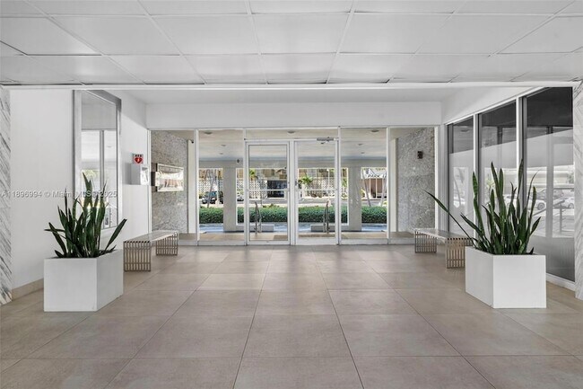 Foto del edificio - 401 Golden Isles Dr
