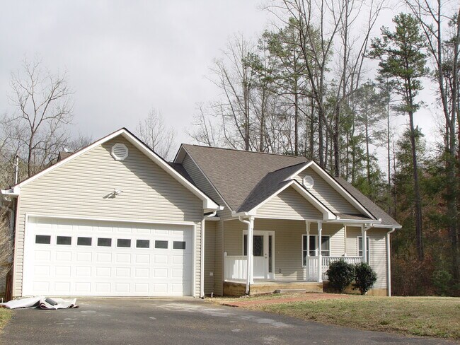 Building Photo - 3724 Mistletoe Loop