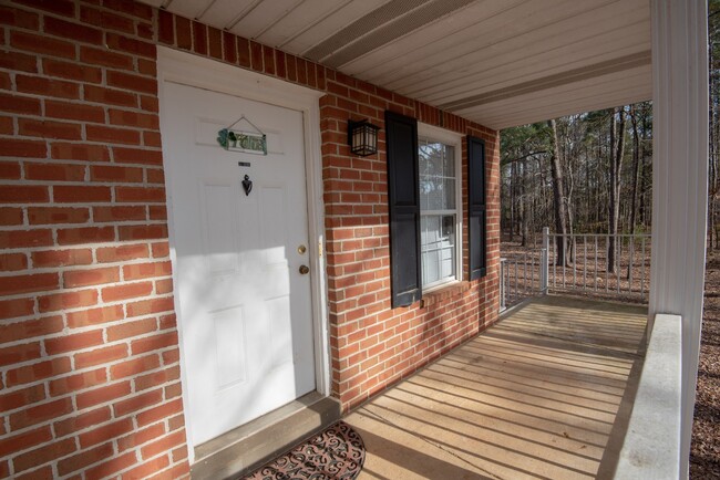 Building Photo - AVAILABLE NOW!