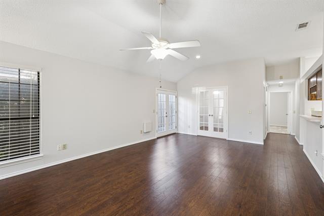 Foto del edificio - 2 Cedar Elm Cir