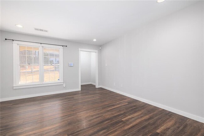 Foto del edificio - 4056 Coopers Hill Dr SE