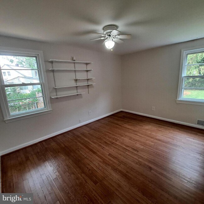 Foto del edificio - 3307 Beechtree Ln