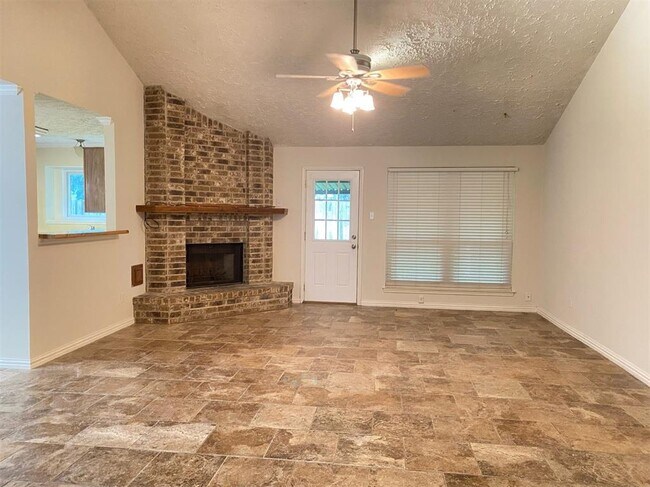 Foto del edificio - 1518 Jo Ann Ln