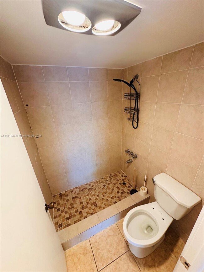 Foto del edificio - 1300 NE Miami Gardens Dr