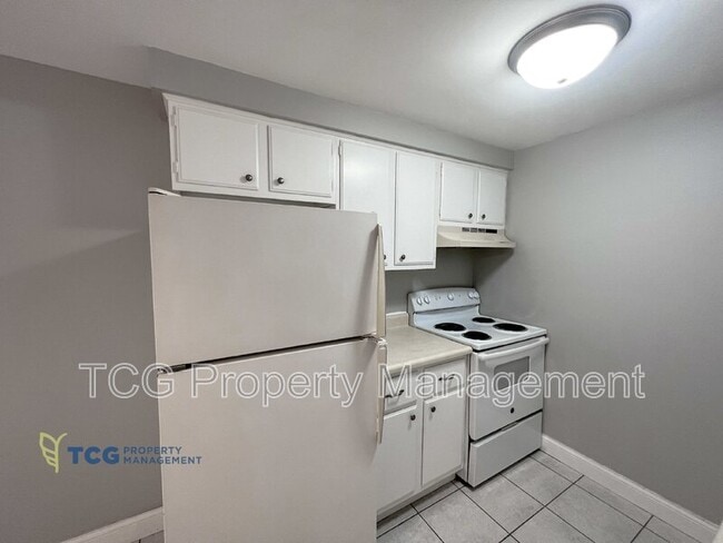 Building Photo - 1467 Catherine St