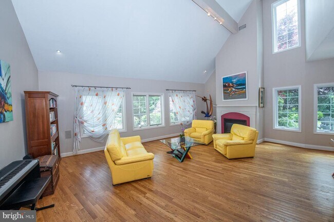 Building Photo - 108 Cornell Rd