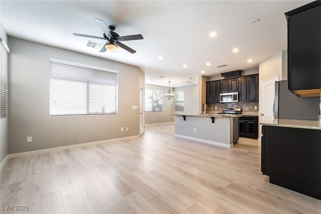 Building Photo - 4742 San Marcello St