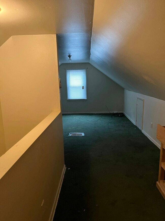 Building Photo - 1319 Kingsley Ave