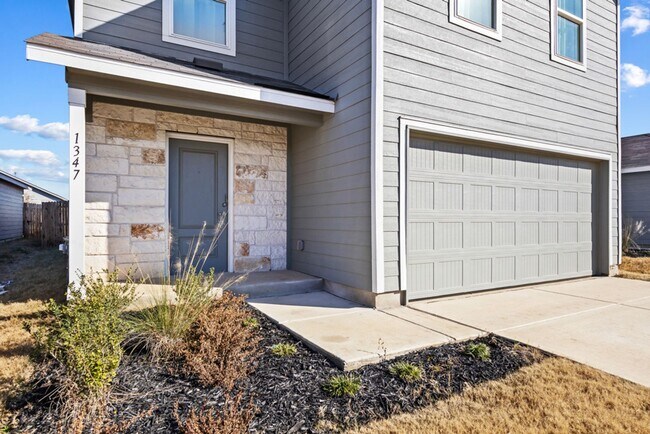 Photo - 1347 Neria Lp House