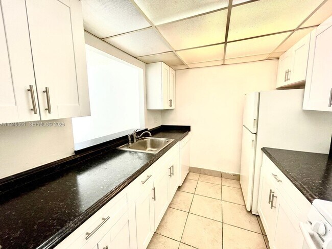 Foto del edificio - 17911 NW 68th Ave