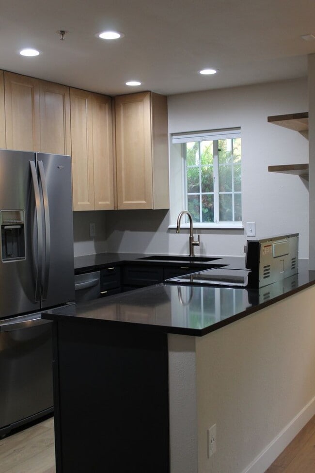 Mercer Park - Mercer Park Apartment