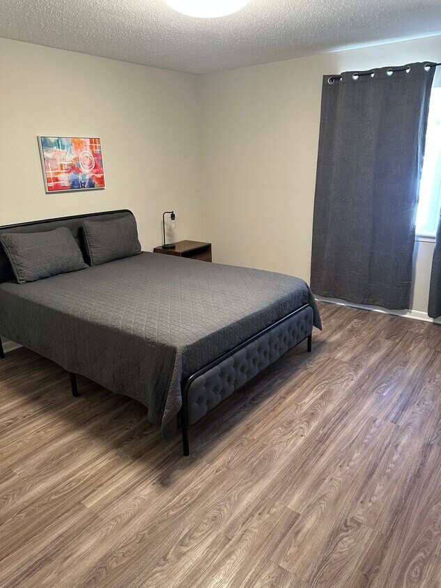 Foto principal - 433 Meadowlark Dr
