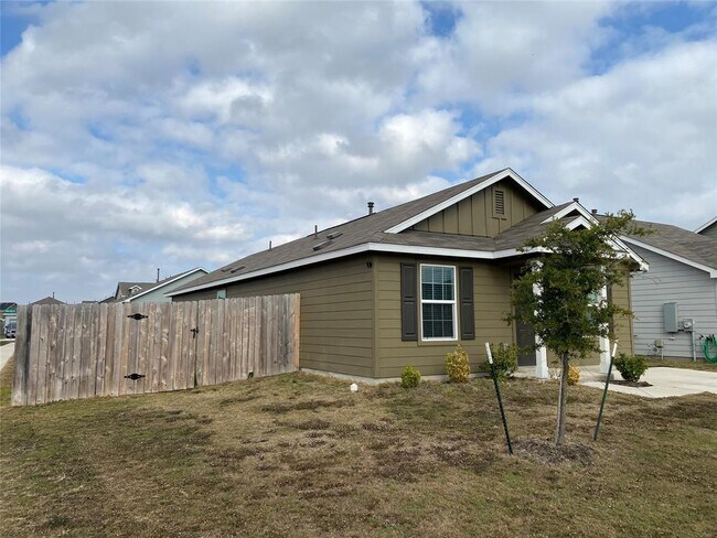 Building Photo - 13704 Knights Br Dr