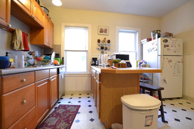 Foto del edificio - 36 Brackett St