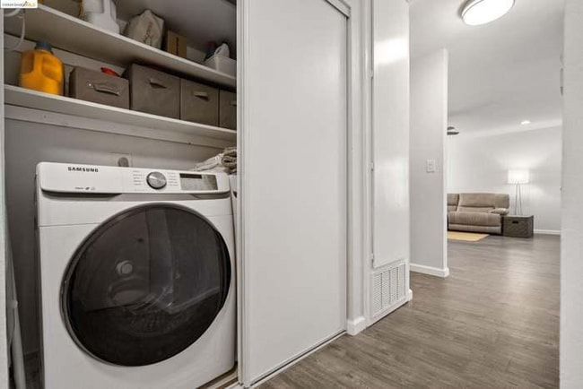 Building Photo - 38 Asbury Ct