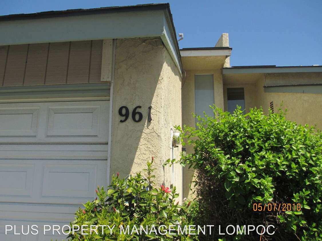 Foto principal - 2 br, 1.5 bath House - 961 East Cypress