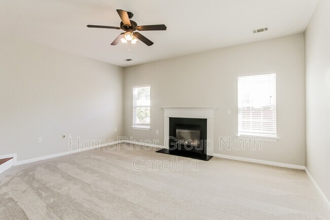 Building Photo - 140 Dunnell Rd