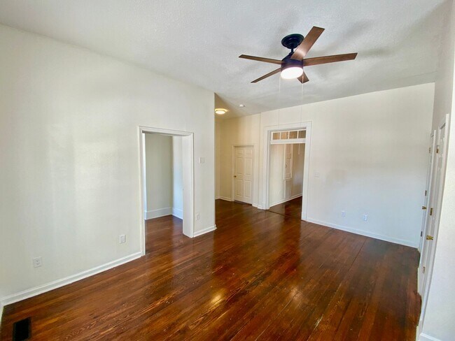 Foto del edificio - Historic Monroe Duplex