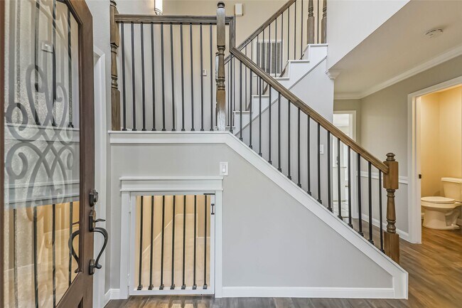 Foto del edificio - 5115 Green Springs Dr