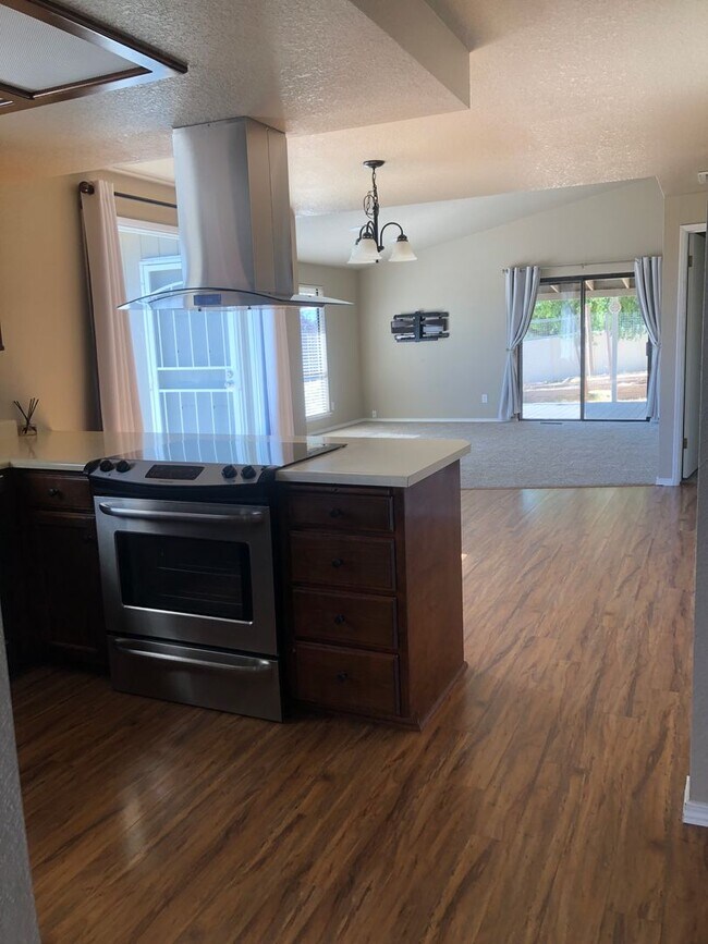Foto del edificio - 3 Bed / 2 Bath Home with RV Parking in Eag...