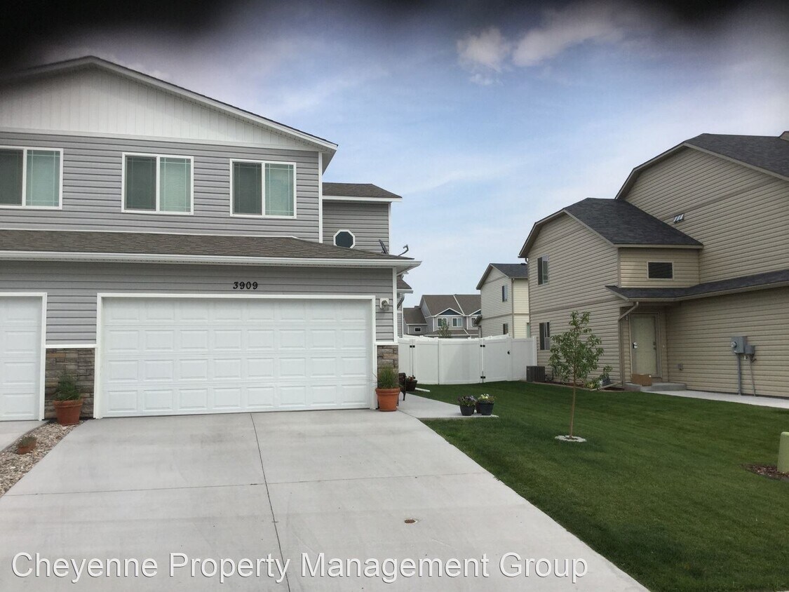 Foto principal - 3 br, 2.5 bath House - 3909 Medicine Man