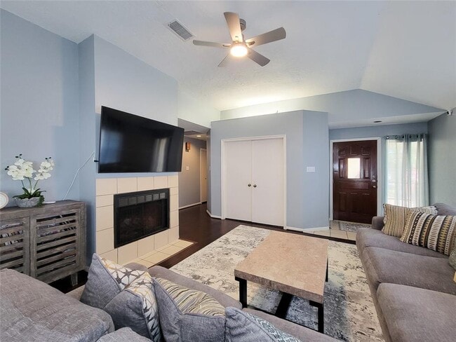 Building Photo - 7122 River Garden Dr