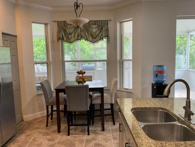 Foto del edificio - 6566 Spring Meadow Dr