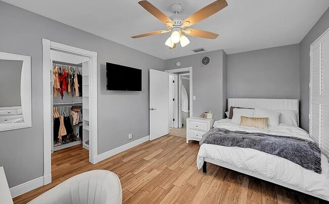Building Photo - 612 Orchid Dr