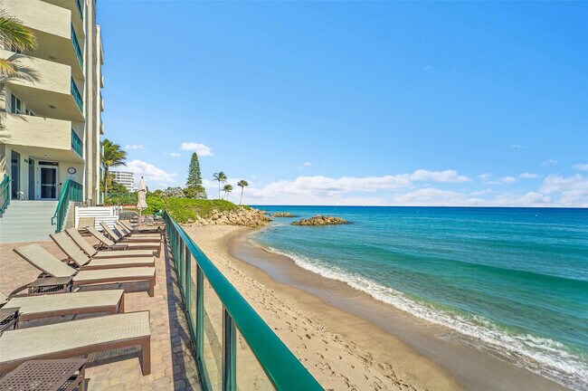 Foto del edificio - 1239 Hillsboro Mile